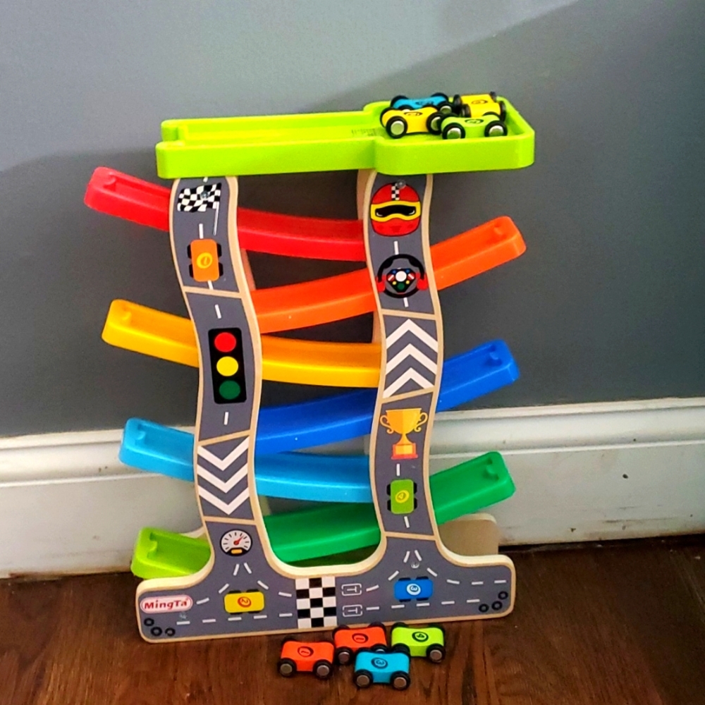 Lewo Wooden Ramp Racer for Girls/Boys Wood Race Track with 8 Mini Cars